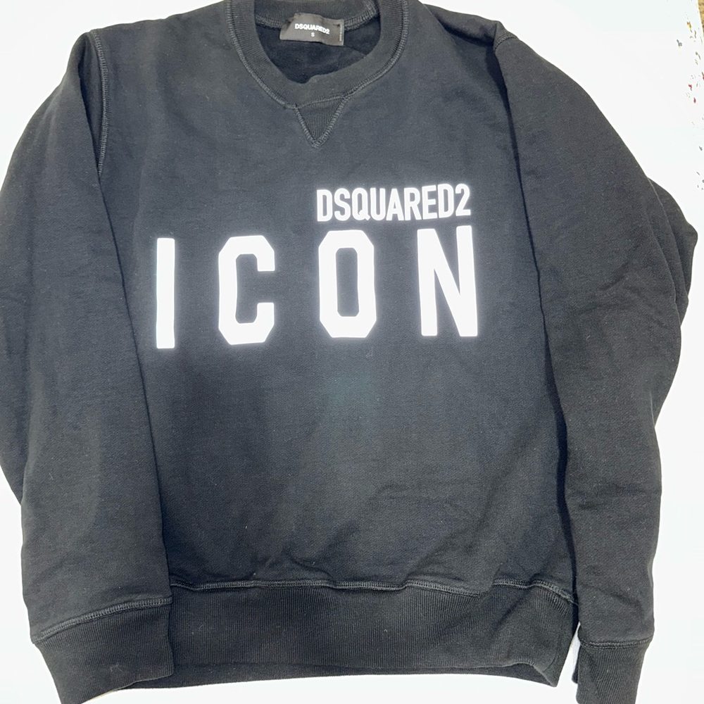 Black sweater, size S fits well. In very good condition.